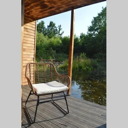 Heather Hut, Off-grid On A Pond+2 Ha